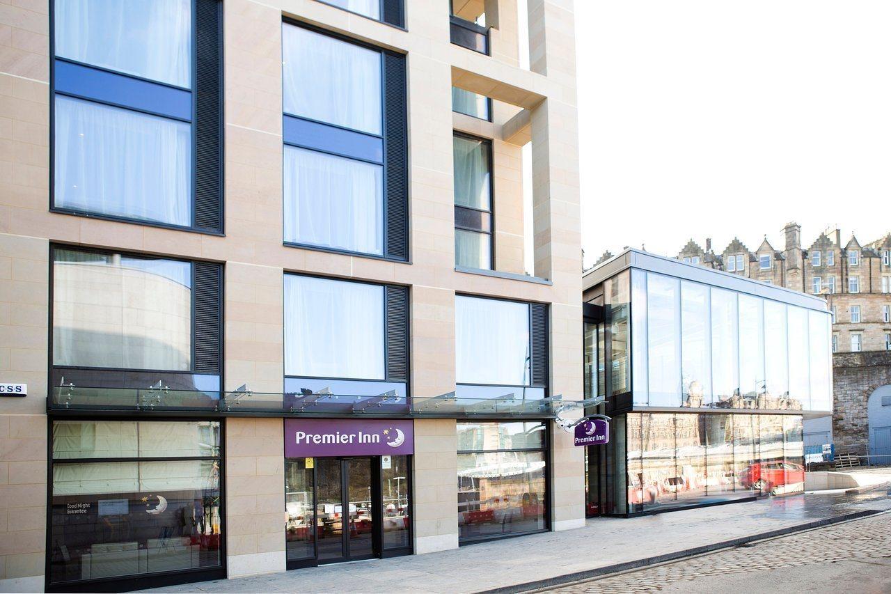 Premier Inn Edinburgh City Centre Royal Mile Exterior photo