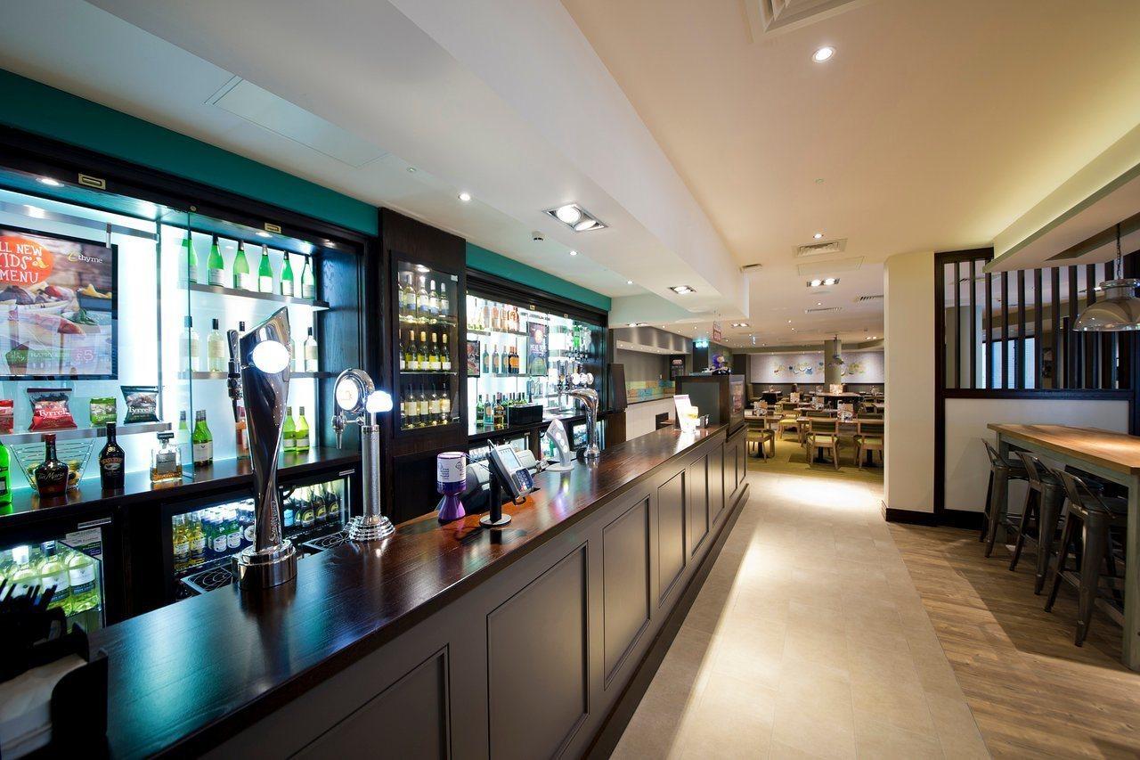 Premier Inn Edinburgh City Centre Royal Mile Exterior photo