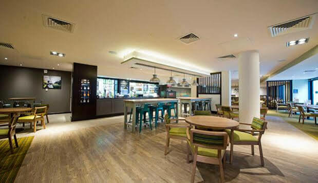 Premier Inn Edinburgh City Centre Royal Mile Exterior photo